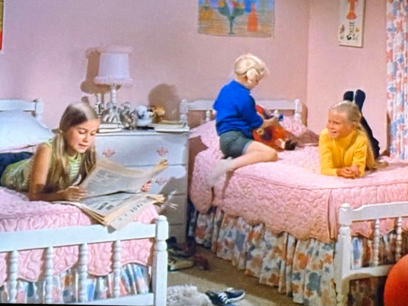 The Brady Bunch S1E2, Dear Libby